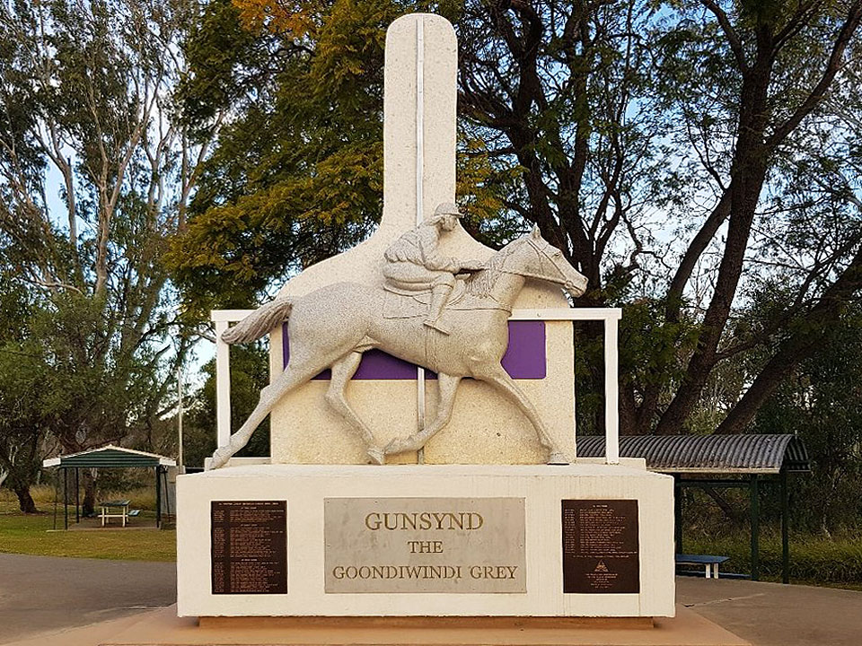 gunsynd monument